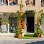 Rosemont & Balcony In Lejlighed