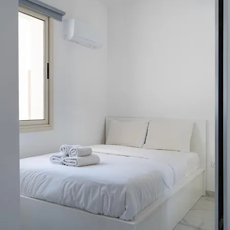 Rosemont & Balcony In *