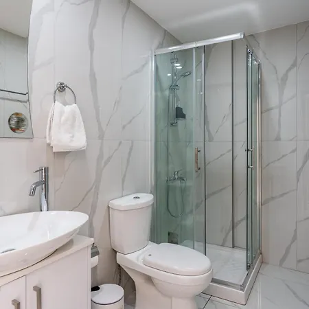 Rosemont & Balcony In * Larnaca