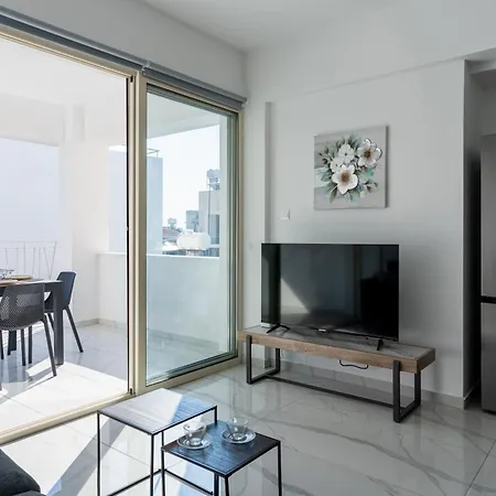 شقة Rosemont & Balcony In *