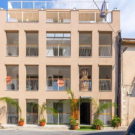 Rosemont & Balcony In * لارنكا