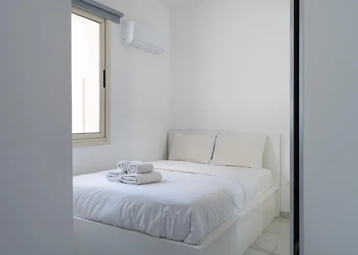 Rosemont & Balcony In *