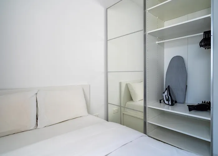 Rosemont & Balcony In Apartament