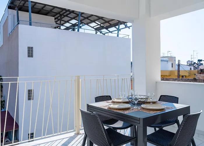 Rosemont & Balcony In *