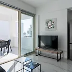 شقة Rosemont & Balcony In *